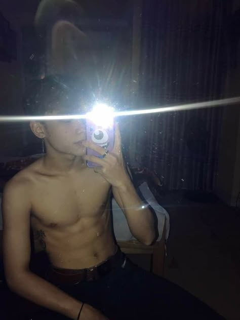 Mirror Boy, Boy Mirror, Fake Photo Morning, Sixpack Boys, Crop Top Boys, Six Pack Abs Men, Boy Selfie, Filipino Guys, Fake Abs