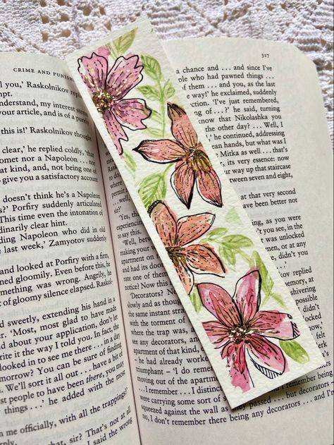 #watercolor #floral #watercolorflorals #watercolorbookmarks #bookstagram #aesthetic #bookmark Aesthetic Bookmark, Bookstagram Aesthetic, Watercolor Books, Watercolor Bookmarks, Watercolor Ideas, Gifts For Readers, Watercolor Floral, Floral Watercolor, Watercolor Painting