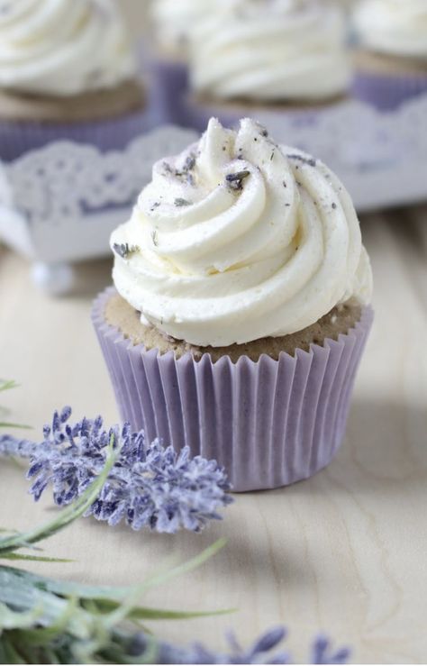 Minimal Cupcakes, Baking Images, Sweet 15 Cakes, Lavender Cupcakes, Lavender Baby Showers, Gourmet Cakes, Wedding Treats, Rainbow Food, Homemade Treats