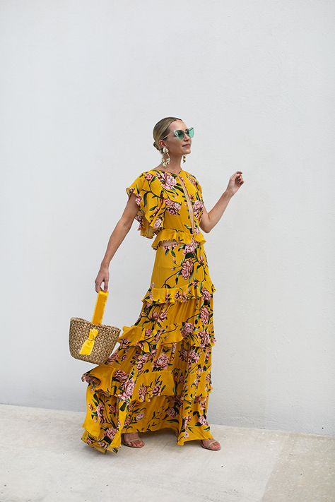 Blair Eadie wearing a tiered and ruffled floral dress by Johanna Ortiz and carrying a Pamela Munson basket bag // Earrings by Jennifer Behr // Click through to Atlantic-Pacific for more warm weather style Pamela Munson, Style Inspiration Street, Summer Blues, Blair Eadie, Atlantic Pacific, Shoes Walking, Beachwear Collection, Yellow Floral Dress, Fashion Sites