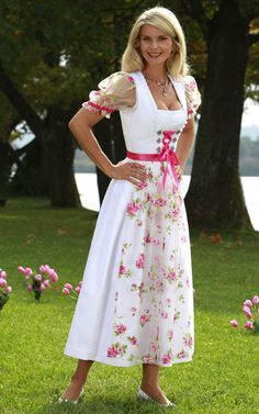 German Traditional Dress, Dirndl Dress, Boss Lady, Traditional Dresses, Floral Skirt, Graduation Dress, Midi Skirt, Online Shop, Satin