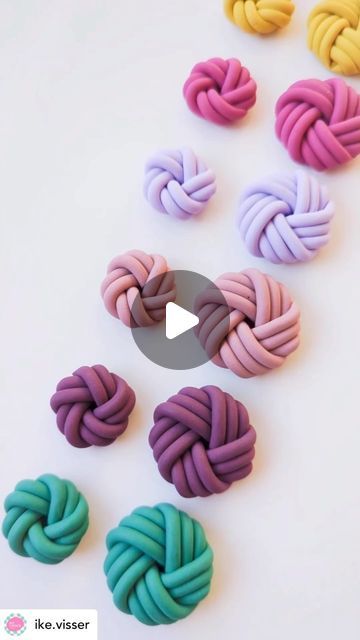 British Polymer Clay Guild on Instagram: "@ike.visser made this cool reel teaching us how to make these macrame knot earrings. Will you go larger with this technique? 🪢  #polymerclay #knot #macrame #art #handmade #polymerclaytips #tutorial #create #make #sculpey #fimo #cernit" Knit Clay Earrings Tutorial, Knot Clay Earrings Diy, Fimo Earings Diy, Polymer Clay Earrings Knot, Polymer Clay Macrame, Best Polymer Clay For Earrings, Cute Fimo Earrings, Polymer Clay Claw Clip, Polymer Clay Knot Earrings Tutorial