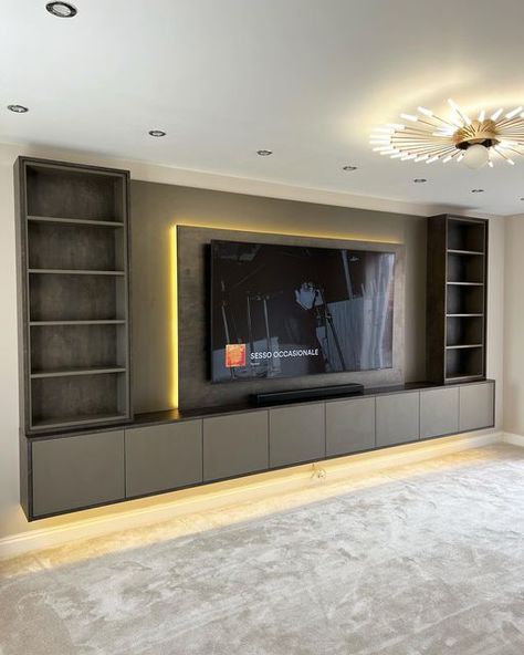 Fake Walls, Feature Wall Living Room, Media Room Design, Built In Shelves Living Room, Living Room Wall Units, Living Room Built Ins, Home Cinema Room, Basement Living Rooms, Modern Kitchen Design Luxury 2020