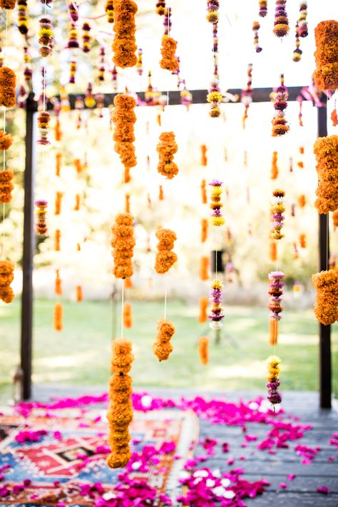 Marigold Wedding Decor, Marigold Arch, Marigold Indian Wedding, Marigold Mandap, Marigold Garland Wedding, Marigold Flower Mandap Decoration, Marigold Flower Decoration Backdrop, Wedding Marigold, Indian Marigold Decor