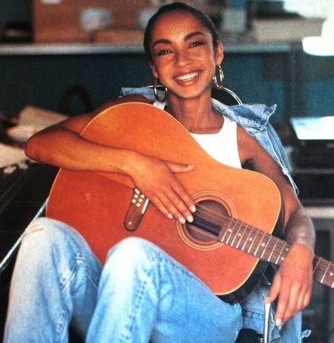 Sade... Sade Adu, Quiet Storm, Winter Typ, Toni Braxton, Marvin Gaye, Tina Turner, Easy Listening, Stil Inspiration, Whitney Houston