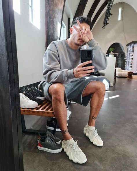 Yeezy 350 Zebra Outfit Men, Yeezy 450 Outfit Men, 450 Yeezy Outfit, Yeezy 500 Outfit Mens, Yeezy 350 V2 Outfit Men, Yeezy Outfit Men, Yeezy 450 Outfit, Futuristic Footwear, Yeezy Fits