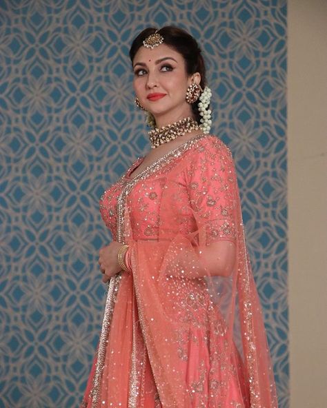 Saumya Tandon, Kl Rahul, Nivetha Pethuraj, Indian Wedding Bride, Simple Lehenga, Diwali Outfits, Mediterranean House, Choli Blouse, Stitched Lehenga