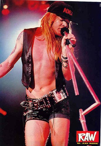 Axl Rose Axl Rose 80s, Axel Rose, Emo Guys, Axl Rose, I'm With The Band, Mötley Crüe, Rock Legends, Car Wheels, The Duff