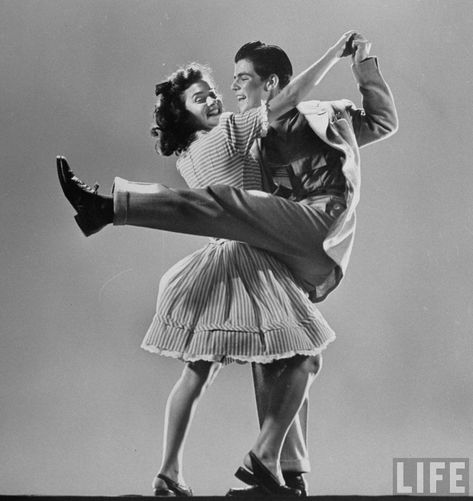 Modern Dance Poses, Modern Dance Photography, The Last Don, Dancing Together, Vintage Foto's, Dance Aesthetic, Dancing Drawings, Vintage Dance, Lindy Hop