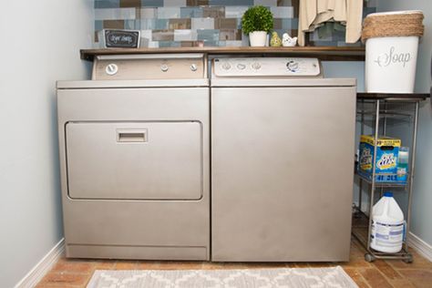 Washer And Dryer Painted Diy, Spray Paint Washer And Dryer, How To Paint Washer And Dryer, Painting Washer And Dryer Ideas, Paint Washer And Dryer Diy, Old Washer And Dryer Makeover, Painting Washer And Dryer, Mismatched Washer And Dryer, Painted Washer And Dryer