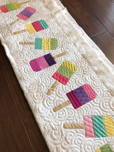 Tablerunner Quilt Free Pattern, Quilted Runners, Birthday Quilt, Seasonal Quilts, Quilted Placemat, Summer Table Runner, Charity Quilts, Strip Quilt, Kids Quilts