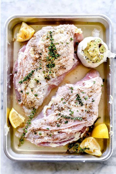 Turkey Roasted, Turkey Breast Recipes, Best Roasted Turkey, Juicy Turkey, Turkey Breast Recipe, Roast Turkey Breast, Roast Turkey, Turkey Recipes Thanksgiving, Turkey Dishes