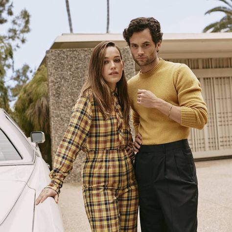 Victoria Pedretti Fans on Instagram: “❤❤ via @netflix_in . . . . #victoriapedretti #pennbadgley #younetflix #thehauntingofblymanor #you #netflixyou #thehauntingofhillhouse…” You Netflix Series, Joe And Love, Joe Goldberg, Victoria Pedretti, Penn Badgley, Match Point, Fun Couple, Netflix Series, Film Serie