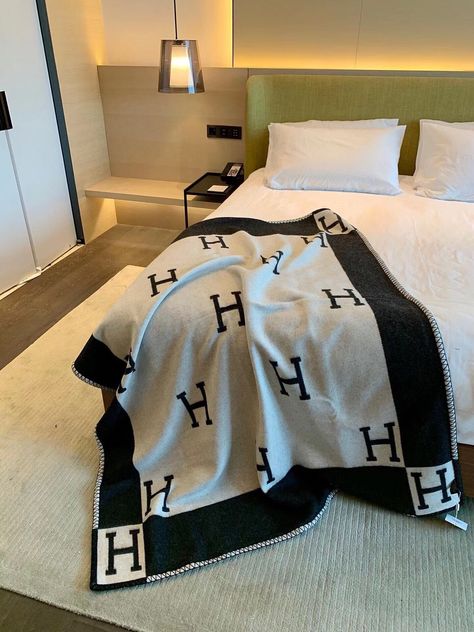 Hermes Blanket, Nyc Rooms, Hermes Home, Blanket Designs, Room Aesthetic, Apartment Design, Wool Blanket, My Dream Home, Room Inspo