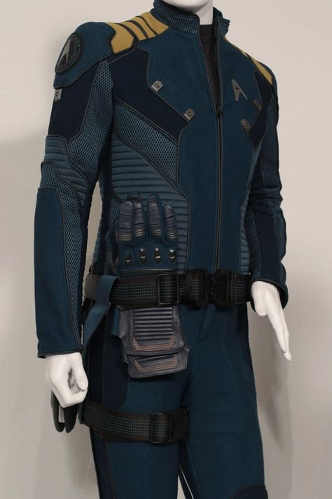 Mechanic Clothing, Sci Fi Uniform, Futurism Fashion, Star Trek Costume, Star Trek Uniforms, Sci Fi Clothing, Best Costume Design, Star Trek Beyond, Superhero Cosplay