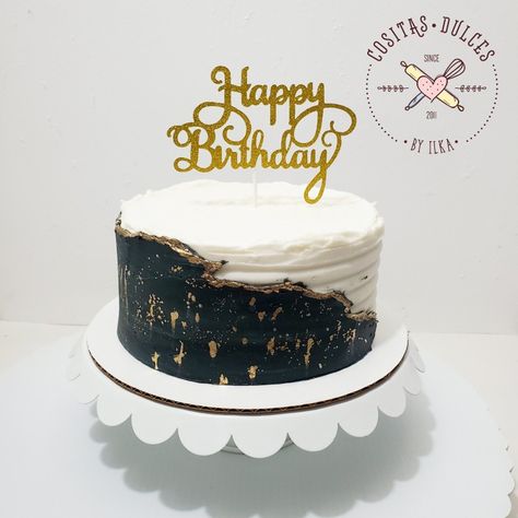 Black and white birthday cake for men Decent Cakes For Men, Customised Cakes For Men, White Birthday Cake For Men, Black And White Cake For Men, Black And White Theme Cake, Men Birthday Cake Ideas Guys, Cake Untuk Cowok, Simple Bday Cake For Men, Minimalist Cake Birthday Men