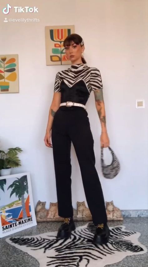 Eve Lily, Styling Turtlenecks, Future Outfit, Autumn Winter Fashion, Style Icons, Harem Pants, Capri Pants, Winter Fashion, Overalls