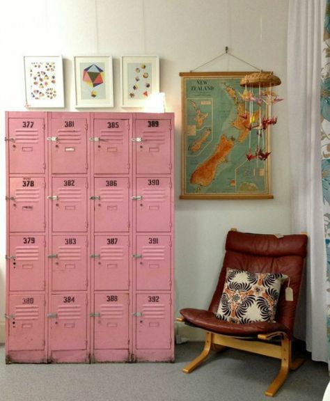 Vintage Lockers, In The Corner, Design Del Prodotto, Modern Retro, Cheap Home Decor, 인테리어 디자인, Interior Designer, Interior Inspiration, Home Deco