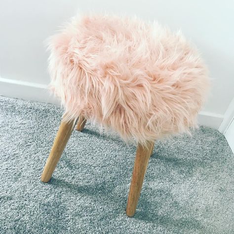 @thepretendgrownup on Instagram: “Actually in love with my new pink fluffy stool for my dressing table 😍Just waiting on the dressing table to be delivered now x” Fluffy Stool, Leather Chaise Lounge Chair, Small Living Room Chairs, Small Family Room, Dressing Stool, Outdoor Chaise Lounge Chair, Small Accent Chairs, Stools For Kitchen Island, Swivel Chair Living Room