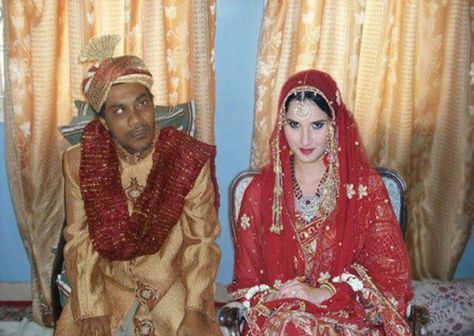 funny Indian Wedding Varmala, Wedding Varmala, Best Pranks Ever, Marriage Pictures, Wedding Fail, Indian Marriage, Indian Funny, Iranian Beauty, Marriage Photos