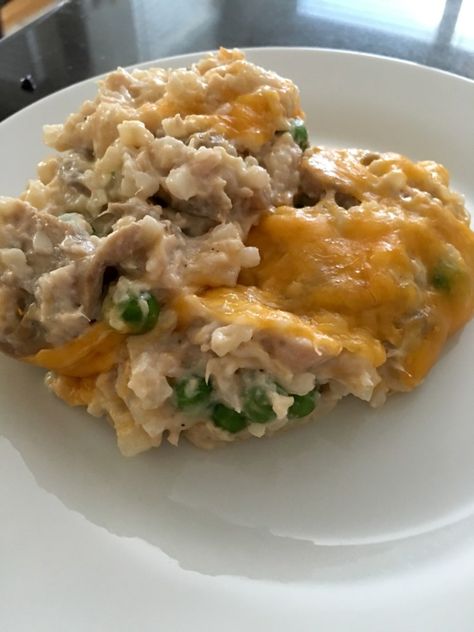 Tuna Noodless Casserole - Killer Keto Cena Keto, Tuna Noodle, Tuna Noodle Casserole, Tuna Casserole, Keto Casserole, Low Carb Casseroles, Noodle Casserole, Low Carb Eating, Keto Foods