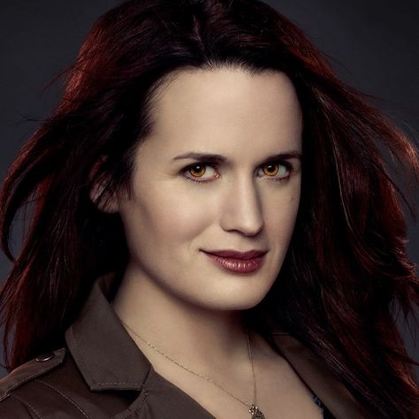 Esme. Twilight Esme Twilight, Esme Cullen, The Twilight Saga Eclipse, Elizabeth Reaser, Twilight Saga Series, Breaking Dawn Part 2, The Cullen, Twilight Book, Twilight Series