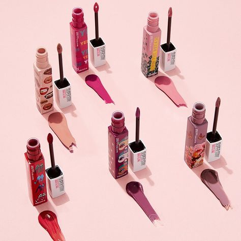 Lipstick Flatlay, Lipstick Photography, Lipstick Looks, Lipstick Maybelline, Best Liquid Lipstick, Mac Lipstick Swatches, Lipstick Photos, Lipstick Tattoos, Makeup Tools Products