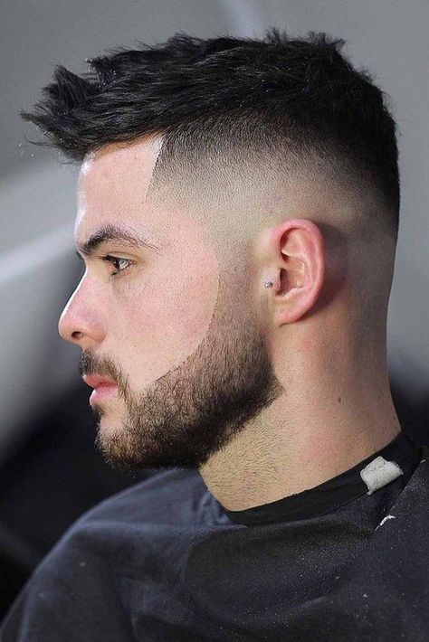 Low Fade Haircut Guide And Styling Ideas ✂️│MensHaircuts.com Light Fade Haircut, Fade Haircut With Beard, Faded Beard, Faded Beard Styles, Greaser Hair, Salon Pics, Fade Hairstyle, Beard Ideas, Long Beard Styles