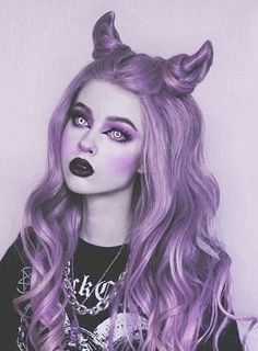 Purple Wig Halloween Costumes, Purple Hair Halloween Costumes Ideas, Makeup Pride, Goth Makeup Looks, Pastel Goth Makeup, Goth Makeup Tutorial, Female Clown, Pride Makeup, Matte Skin