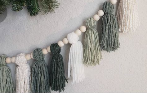 Macrame Christmas Garland, Christmas Tassel Garland, Holiday Garland, Etsy Diy, Holiday Garlands, Natural Christmas, Christmas Inspo, Tassel Garland, Boho Christmas