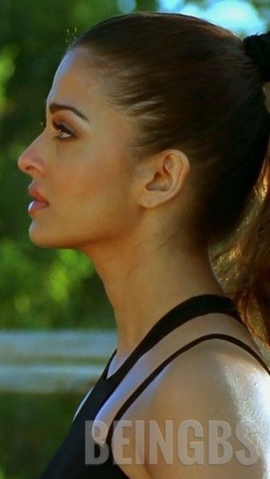 Aishwarya Rai Old Pics, Aishwarya Rai Side Profile, Aishwarya Rai Makeup, ऐश्वर्या राय, Aishwarya Rai Pictures, Indian Eyes, Old Film Stars, Pretty Nose, Bollywood Aesthetic