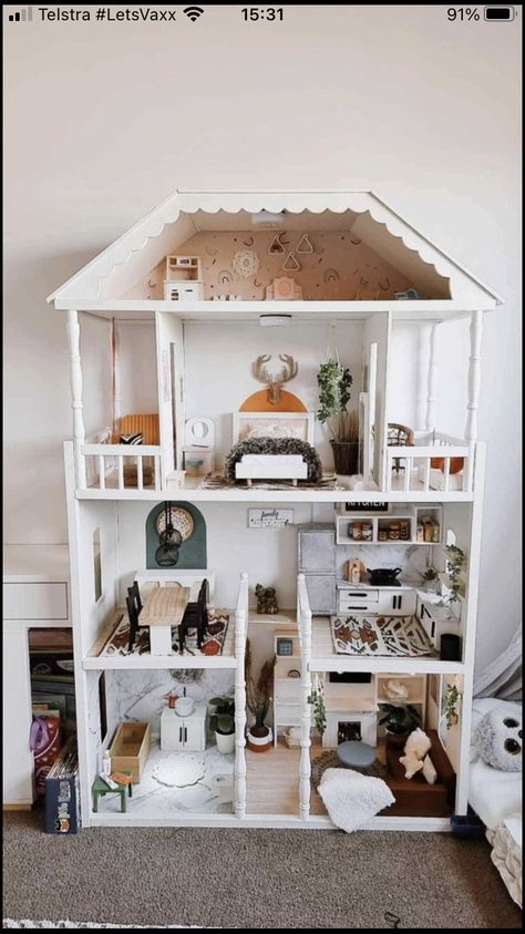 Doll House Makeover Diy, Doll House Ideas, Wooden Barbie House, Dollhouse Remodel, Kidkraft Dollhouse, Maileg Doll House, Small Kids Bedroom, Playhouse Ideas, Barbie House Furniture