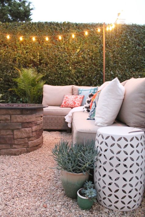 DIY Patio Projects to make your outdoor space awesome this summer. Patio Fire Pits, Diy Patio Ideas, Diy Outdoor Space, Pea Gravel Patio, Gravel Patio, Cheap Patio, Pea Gravel, Patio Diy, Outdoor Diy Projects