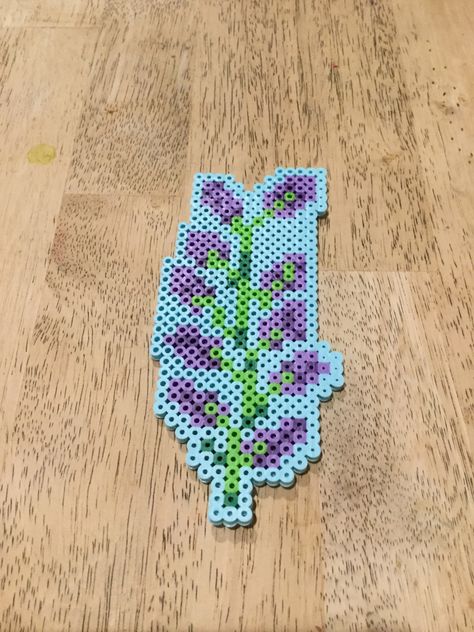 Perler Creations, Easy Perler Beads Ideas, Beads Ideas, Melty Beads, Flower Bookmark, Iron Beads, Fun Diy Crafts, Perler Bead Patterns, Bead Patterns