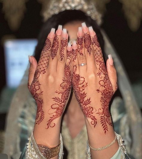 henna tattoo henna designs henna henna tattoos henna tattoo designs henna hand henna design henna tattoo design Modele Henna Main, Small Henna Designs Simple, Model Henna, Henna Main, Dainty Tattoos Small, Eid Henna Designs, Small Henna Designs, Henna Designs Simple, Cute Henna Designs