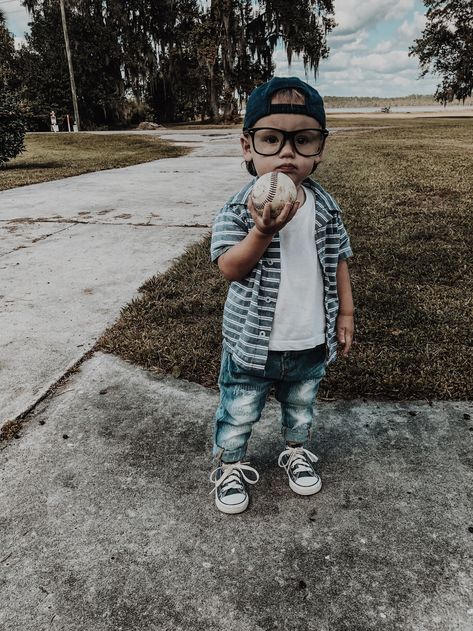 Blonde Boy Halloween Costume, Sandlot Photoshoot, Diy Toddler Boy Halloween Costumes, Toddler Boy Costumes Halloween, Toddler Boy Halloween Costumes Diy, Squints Halloween Costume, Toddler Boy Halloween Costume Ideas, Boys Costume Ideas, Squints Costume