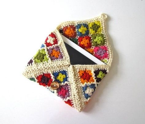 Hantverk Diy, One Skein Crochet, Crochet Phone Cases, شال كروشيه, Crochet Pouch, Granny Square Crochet Pattern, Crochet Squares, Love Crochet, Crochet Purses