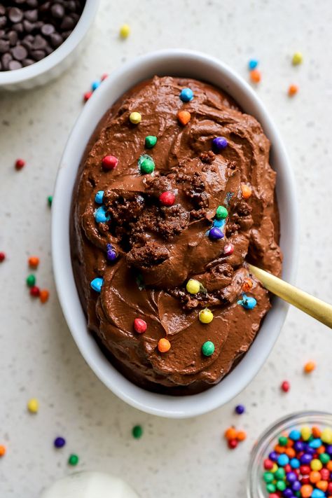 Easy Cosmic Brownie Baked Oats (Protein Recipe) Baked Oats Brownie, Baked Oats Protein, Jam Overnight Oats, Baked Oats Brownie Healthy, Vegan Brownie Baked Oatmeal, Baked Oats Recipes, Peanut Butter Baked Oats, Protein Brownie Baked Oats, Brownie Baked Oats