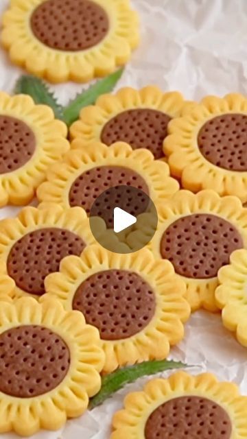 Cookie Press Recipes, Sunflower Cookies, Cookie Recipes For Kids, Epicure Recipes, Afternoon Tea Recipes, Dessert Recipies, Tasty Dessert, Biscotti Cookies, Shaped Cookies