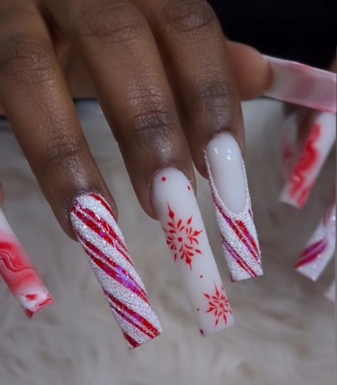 Christmas Nails Polygel, Christmas Tree Nails Acrylic, Christmas Nails Winter Square, Peppermint Nails Acrylic, Santa Nails Design, Long Winter Nails, Coffin Christmas Nails, Peppermint Nails, New Years Eve Outfit