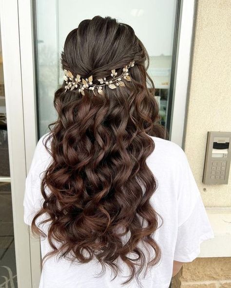 Reception Hairstyles, Hair Style On Saree, Engagement Hairstyles, Simple Prom Hair, Quince Hairstyles, Hairstyles For Layered Hair, Vlasové Trendy, Long Hair Wedding Styles, Hair Up Styles