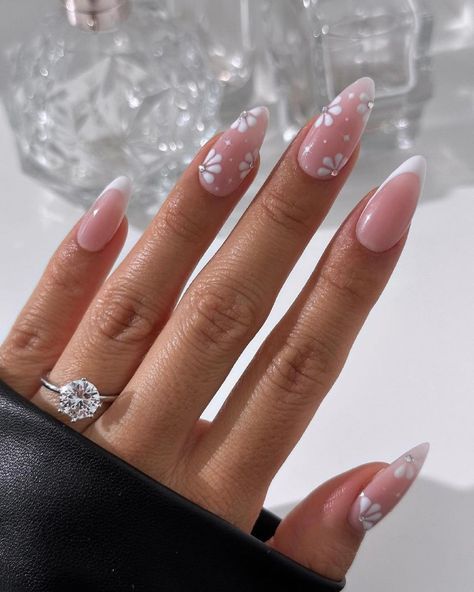 French Almond Nails Design White, Almond Nails Ideas White, White And Pink Nails Almond, White Tip With Design, Pink Minimalist Nails, Almond Nails Designs Summer 2024, Destination Wedding Nails, Pink And White Almond Nails, White Almond Nails With Design