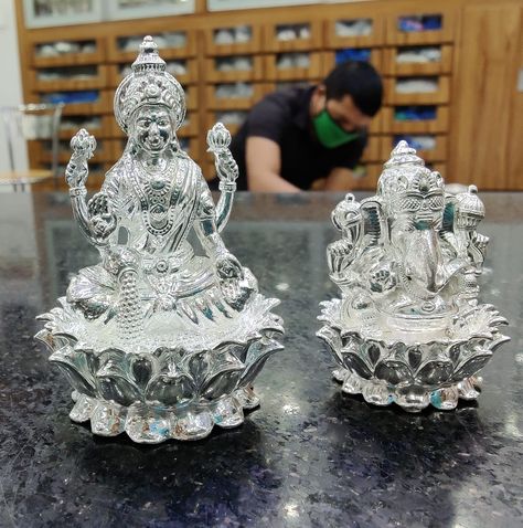 Silver Laxmi Murti, Silver God Idols For Pooja Room, Silver Lakshmi Devi Idol, Silver Idols For Pooja, Silver Pooja Items Indian, Silver Home Accessories, Diwali Decoration Items, Lakshmi Devi, Pooja Items