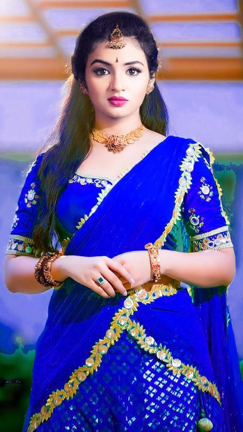 Indian Ladies Photos, Beautiful Angels, Png Background, Beautiful Casual Dresses, Girl Background, Background Images For Editing, Best Girl, Blue Saree, Manish