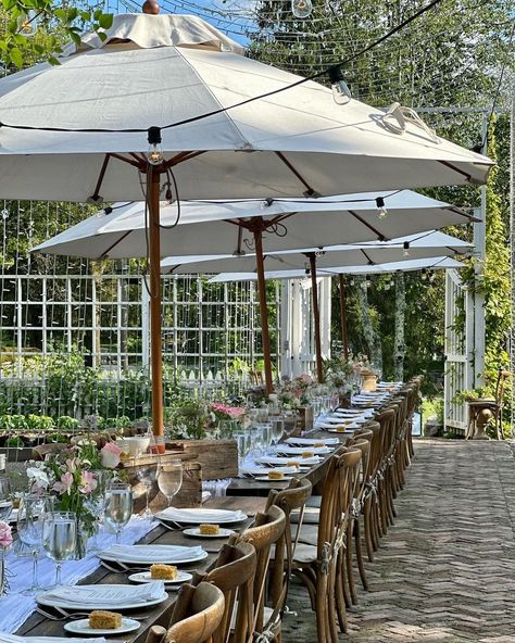 Cedar Lakes Estate (@thesistersofcedarlakes) • Instagram photos and videos Al Fresco Dinner, Summer Fridays, Upstate Ny, Hudson Valley, Wedding Inspo, Wedding Venues, Lake, Photo And Video, Instagram Photo