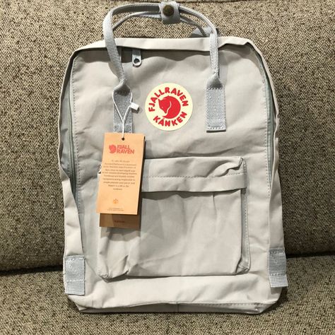 New With Tags Fjallraven Kanken White, Kanken Backpack Mini, Fjallraven Kanken Black, Kanken Aesthetic, Olivia Yang, Kanken Bag, Mochila Fjallraven Kanken, Mochila Kanken, Backpack Fjallraven