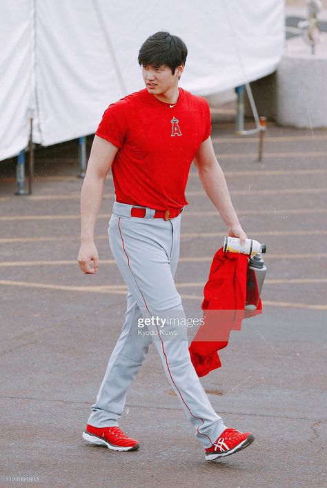 Japanese Boyfriend, Hot Baseball Players, Baseball Boys, Sports Boys, Baseball Outfit, Boyfriend Photos, Shohei Ohtani, Do It Again, Japanese Men