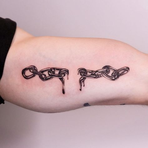 Broke Chains Tattoo, Chain Break Tattoo, Chrome Chain Tattoo, Chain Breaker Tattoo, Chain Link Heart Tattoo, New Chains Same Shackles Tattoo, Breaking Chains Tattoo, Cadenas Tattoo, Chain Tattoos For Women