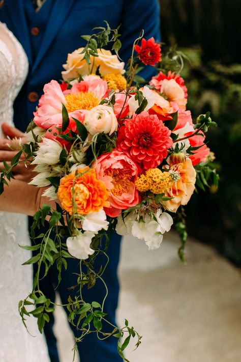 Wildflower Florist Eucalyptus And Bright Flowers, Burnt Orange Wildflower Bouquet, Fall Wildflower Bouquet, Wildflower Bouquet Orange, Fall Wildflower Wedding, Desert Wildflower Bouquet, Bright Wildflower Bouquet, Bright Wildflower Wedding Bouquet, Late Summer Wildflower Bouquet