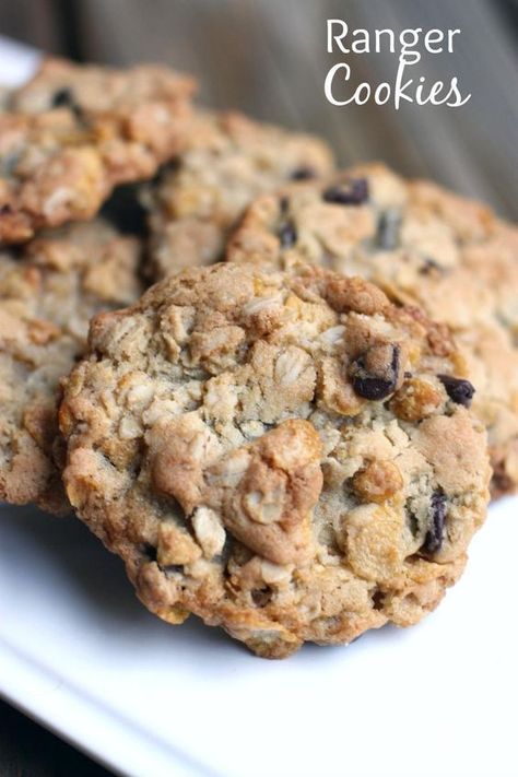 Ranger Cookies recipe from TastesBetterFromScratch.com Ranger Cookies, Oatmeal Cranberry Cookies, Crunch Recipe, Cowboy Cookies, Cookies Chocolate, Crinkle Cookies, Oatmeal Raisin, Brownie Cookies, Oatmeal Cookies